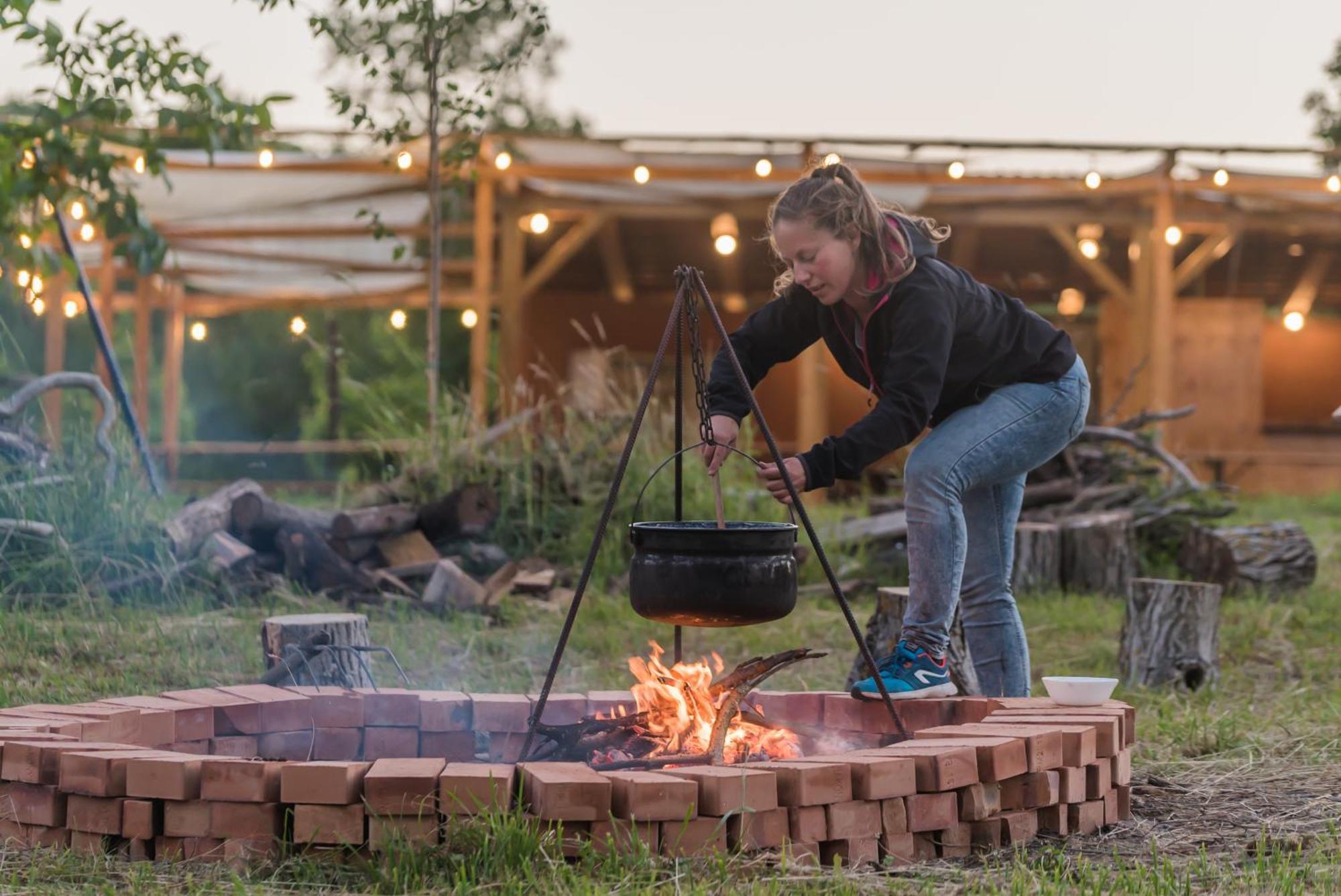 Szellos Ret Camping Balvanyos Luaran gambar
