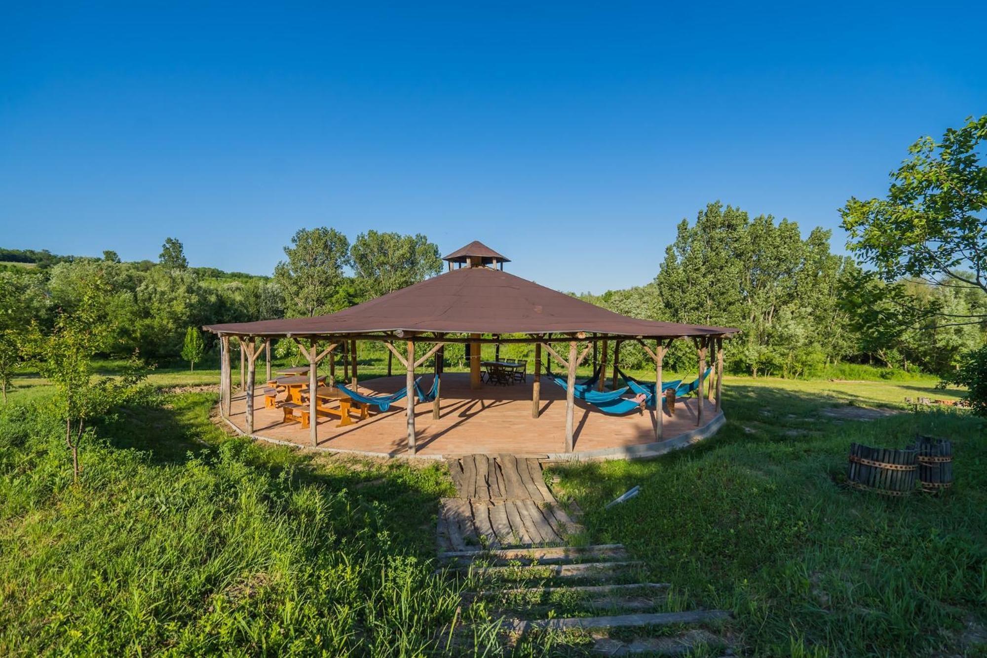 Szellos Ret Camping Balvanyos Luaran gambar